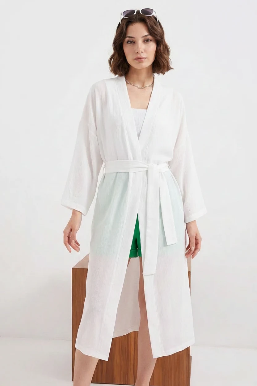 Kadın V Yaka Kuşaklı Yırtmaçlı Beyaz Kimono