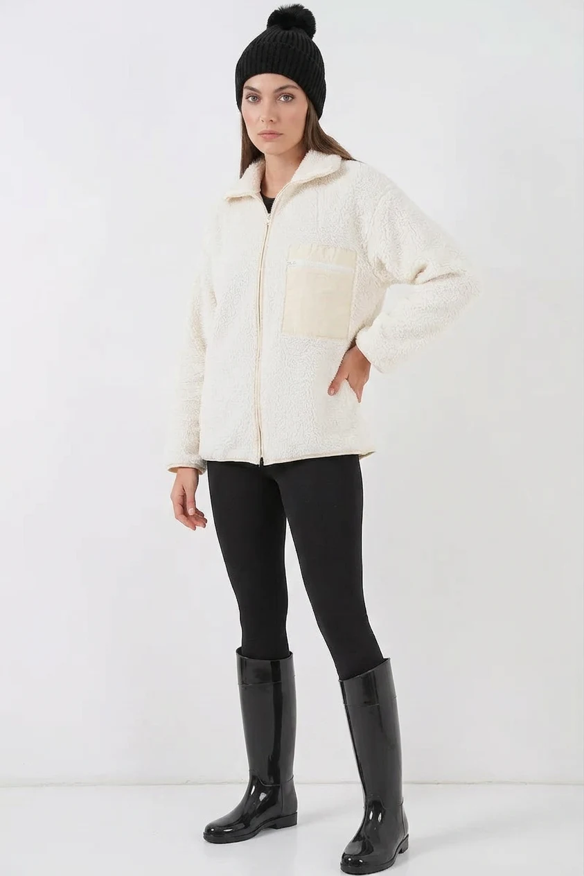 Kadın Dik Yaka Fermuarlı Oversize Cep Detaylı Bej Ceket