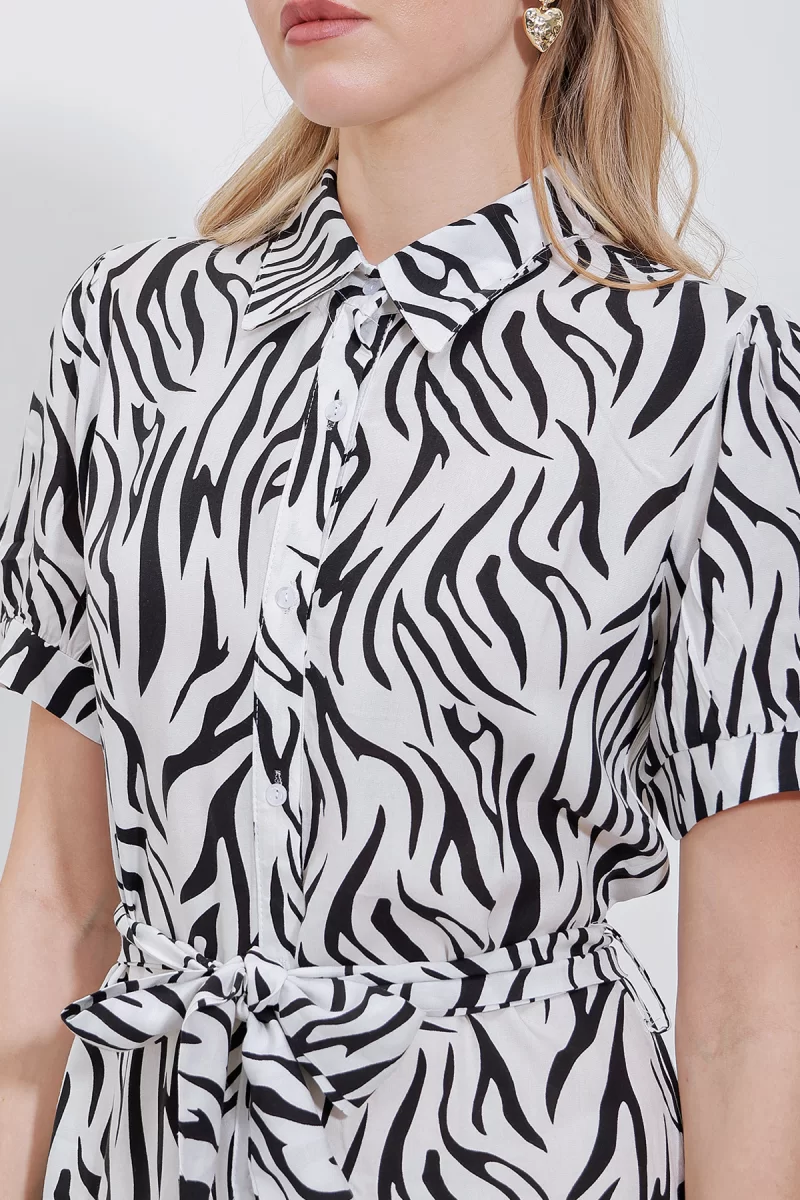 Kadın Gömlek Yaka Kuşaklı Kısa Kol Zebra Desenli Viskon Siyah Elbise