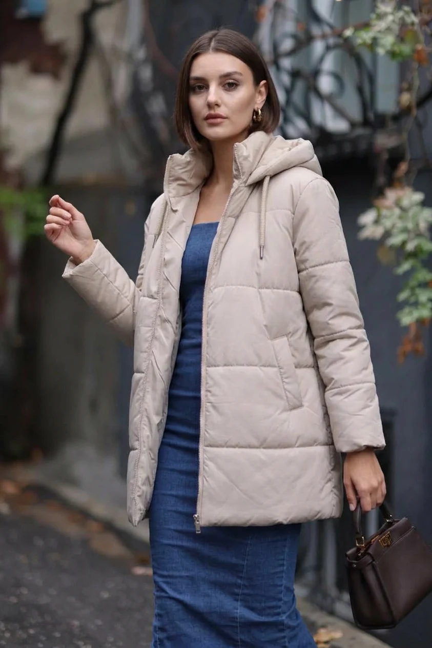 Kadın Kapüşonlu Oversize Bej Mont