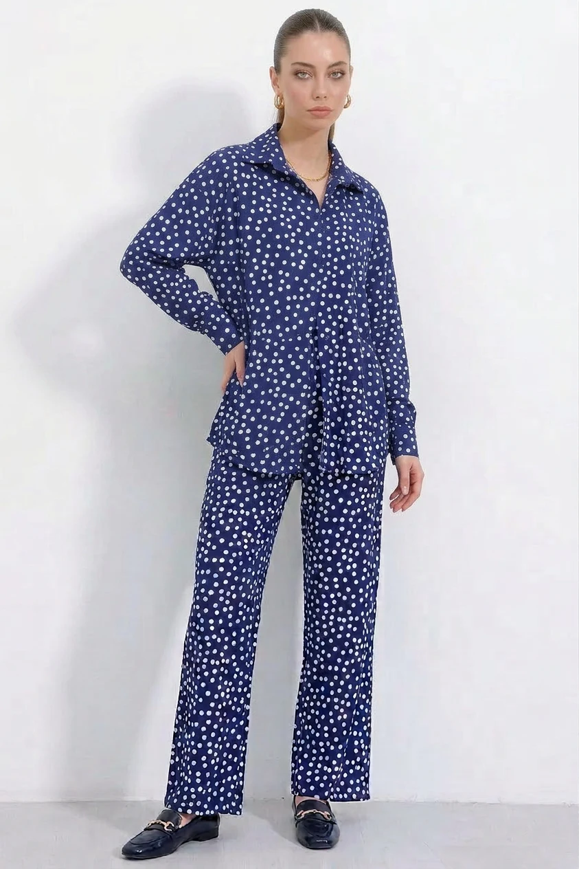 Kadın Gömlek Yaka Oversize Puantiyeli Lacivert Ekru İkili Takım