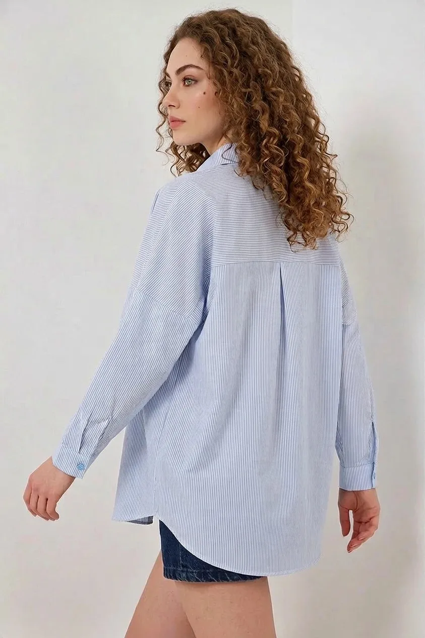 Kadın Oversize Çizgili Pamuklu Açık Mavi Gömlek
