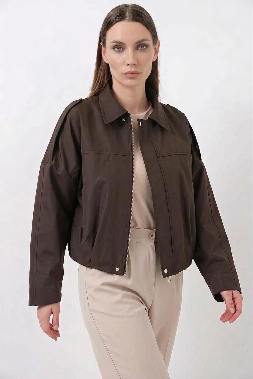 Kadın Klasik Yaka Oversize Kesim Omuz Detaylı Kahverengi Ceket