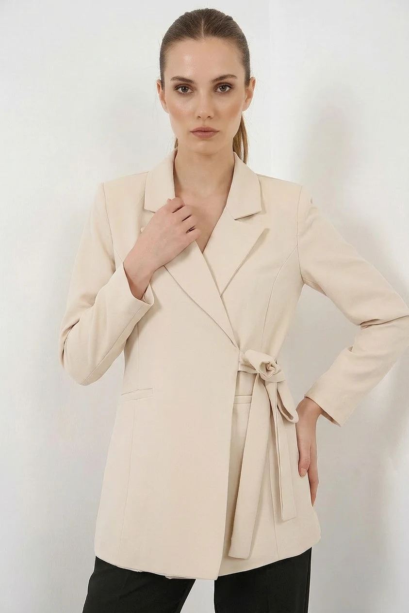 Kadın Blazer Yaka Kuşaklı Yandan Bağlamalı Bej Ceket