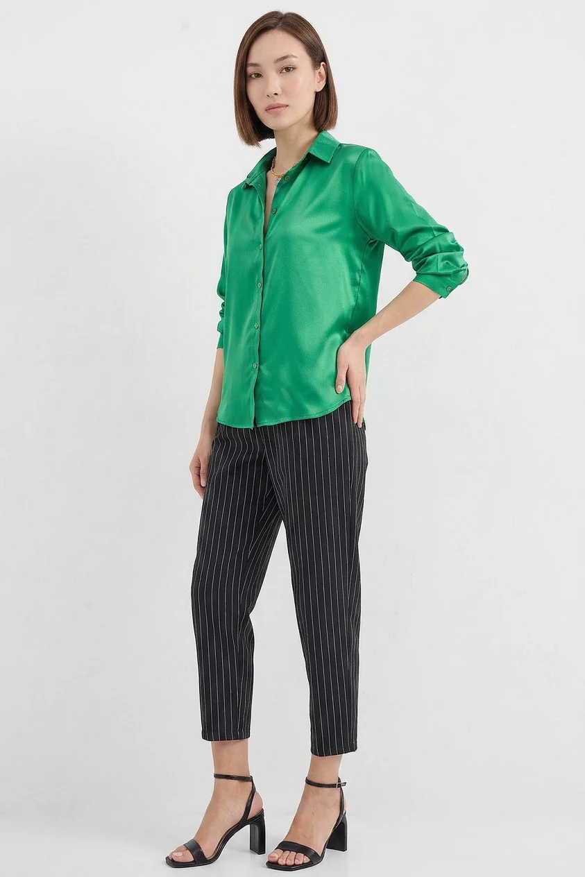 Kadın Dökümlü Saten Yeşil Gömlek